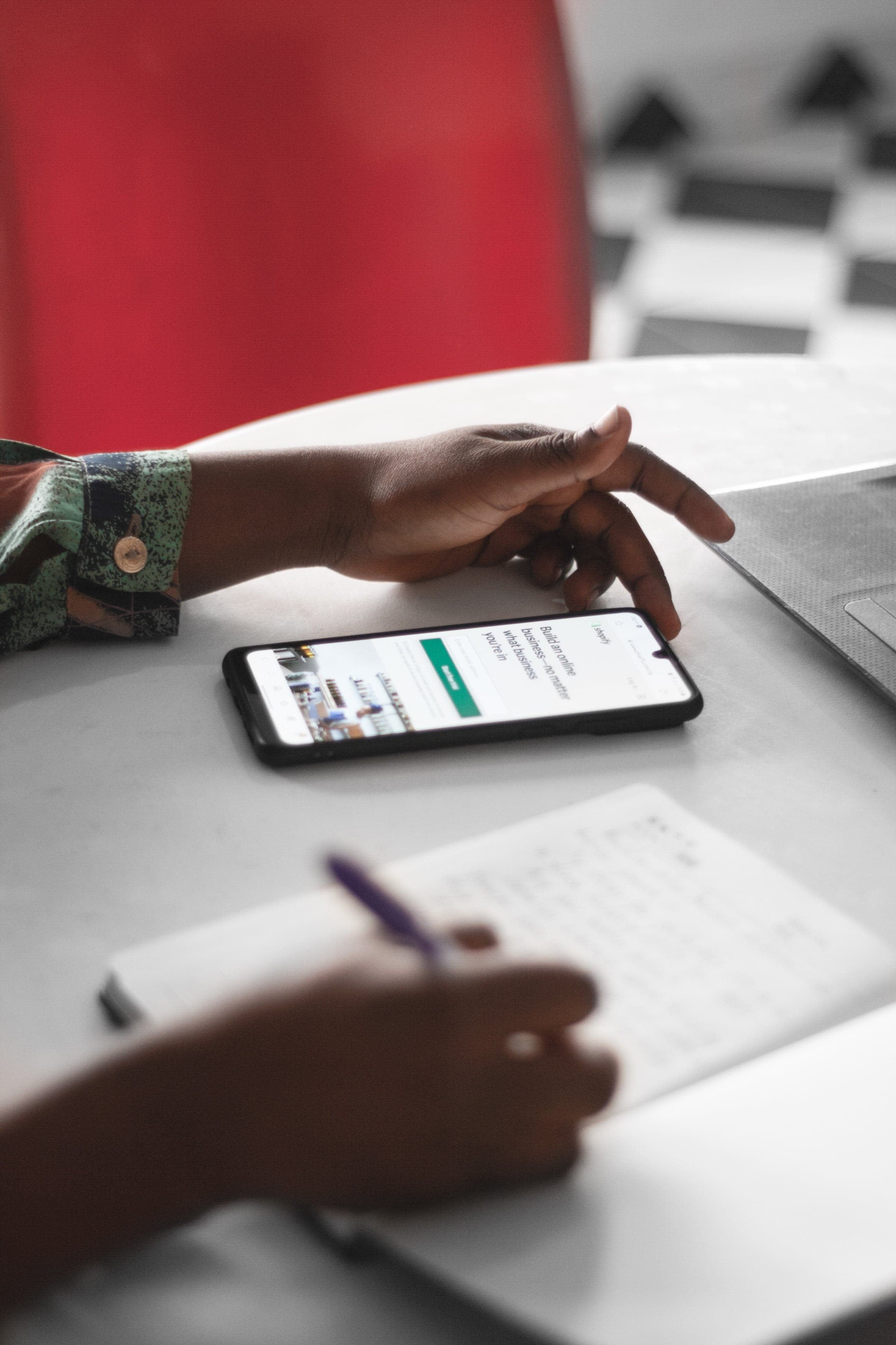 Shopifyで多言語化ECサイトを構築する際の5つ考慮ポイント